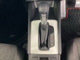 シンプルでとても使いやすいフロアシフトです。