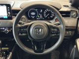 運転している間、長く触れているものだから手になじむハンドルがいいですよね。本革巻のステアリングは乗れば乗るほど手になじんでいきます。