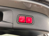 納車前には、メーカー規定に基づき、認定中古車ならではのしっかりとした整備をしてからご納車させて頂きます。熟練のメカニックがお客様に届く事を思い、1台1台入念に点検、整備致します。