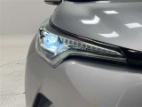 LEDヘッドライトとオートマチックハイビームで、夜間走行時の安心感が違います!