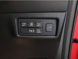 各操作スイッチが運転席すぐ近くにありますので、操作性バッチリです。