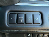 【パワーバックドア】スマートキーや運転席のボタンを押すだけでリアゲートが自動で開閉します!荷物を持っている時や、高い位置にあるバックドアを閉める際に便利な機能です♪