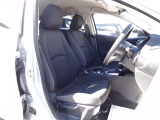 視界や操作まわりを確認しやすい運転席です。