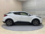 「中古車ハイブリッド保証」付き。ハイブリット機構を無償で保証します。保証期間は初度登録年月から10年目まで、または3年間の長い方。但し累計走行距離が20万km以内。