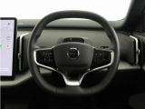 レベル調整機能付の速度感応式電動パワーステアリングは、車速が上がるとステアリングを重くしてハンドル操作をしやすくします。