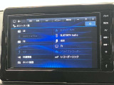 NM1・9インチ日産オリジナルナビゲーションならではの上質感とインパネとのフィット感が魅力。スマートフォン連携をワイヤレスで!人気のネット動画がナビの大画面で楽しめます。