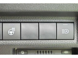 ステアリングヒーター付き。寒い日のドライブも、手のひらから温めてくれます。