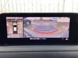 狭い場所での駐車やすれ違いなどでより的確な運転操作に役立つ360&deg;ビューモニターが装備されています。