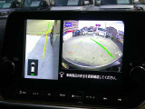 【アラウンドビューモニター】空から見下ろした映像がナビ画面にて確認可能です。駐車もラクラクですよ♪