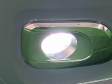 メッキベゼル付きLEDフォグランプ LEDの明るい光が霧の発生や悪天候時に視界確保をサポートします!