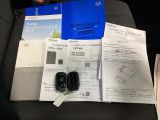 メンテナンスノート【点検整備記録簿・保証書】、取説も揃ってます。スマートキーはバッグなどにしまったままボタン操作でメイン電源のON/OFFができて便利に使えます