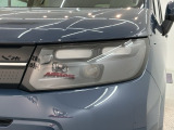 LEDヘッドライトは、点灯の瞬間から最大光量を発揮し、突然暗くなるトンネルなどでの安定感を高めます。