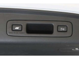 ☆電動リアゲート☆荷物で両手が塞がっていてもワンタッチボタンでリアテールゲートを自動で開閉できます。