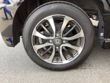 純正アルミホイールです。足元が引き立つので、車全体のイメージがアップしますよ!