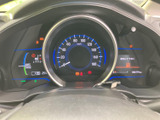 視認性の高いメーターパネル。走行情報や車両の状態をひと目で確認できます。安全運転をサポートする情報表示も充実しています。
