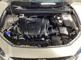 SKYACTIV-G 2.0にマイルドハイブリッドシステムを組み合わせ、乗れば乗るほど毎日の運転が楽しみになるe-SKYACTIV Gを搭載しています。エンジンルーム内の清掃も行き届いております♪