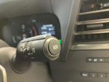 オートライト機能によりON/OFFはもちろん、ハイビーム/ロービームの切り替えもサポートします