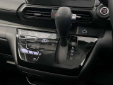 操作が簡単なシフトレバーですのでストレスなく運転が出来ますよ!