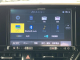 ディスクやラジオ、Bluetooth Audioなど、複数の音源メニューが画面にまとまっています。使いたい項目を見つけやすく、普段の移動中に好みの音楽やラジオを選ぶ際に便利です。