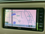 目的地までのルートを視覚的に確認でき、運転中のナビゲーションをサポートする機能が充実しています。スムーズなドライブをサポートする頼れる相棒です。