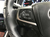 ステアリングスイッチ付き。前方から目を離すことなく操作することが可能です。