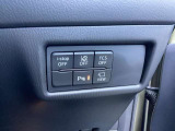 各操作スイッチが運転席すぐ近くにありますので、操作性バッチリです。