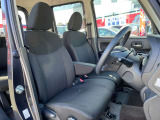 ひじ掛けが付いて運転が楽です