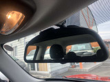 オプションの防眩ミラー付きです。