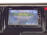 バックモニター付きで、車庫入れやバック時の後方確認をサポート。