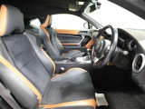 スタイリッシュな室内で運転もしやすいです♪使い勝手の良い配置も考えられています!!