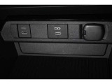 USB端子ソケット装備!アクセサリーDC12Vソケット装備!