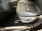 パワーシート搭載。微妙な調整が手軽にでき、ピッタリなポジションで運転することが可能です。