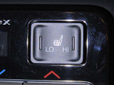 運転席と助手席にシートヒーターを装備しております。