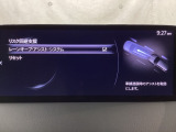 ハンドル操作をアシストすることにより車線からの逸脱回避を支援します。
