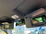 女性の方は必見!運転席と助手席のサンバイザー裏にバニティミラーが付いてます!身だしなみチェックに役立ちます。