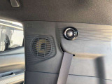 後部座席にスピーカー付いてます
