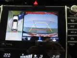 車両を上から見たような映像をナビ画面に表示するパノラミックビューモニター。