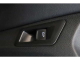 運転席からトランクゲートを開けることも可能です。