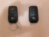 中古車としてスマートキーが2個あるのは重要なチェックポイント!「イモビライザー」内蔵のスマートキーは便利なのですメカニカルキーと比べて高価なのです。