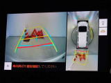 バックガイドモニターを装備しています、車庫入れもラクラクです。パノラミックビューモニターを搭載しています、上からの画像も表示されます。
