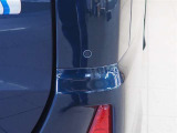 コーナーセンサーを車の前後に装備。障害物までの距離に応じて警告音を変えてお知らせ。縦列駐車時や駐車場・車庫などでの取り回しをサポートします。詳細は販売店スタッフまでおたずねください。