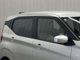 プラスチックバイザーがない分デザインもすっきり★洗車の時の窓拭きもラクラクです!