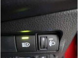 オートマチックハイビームとは、先行車や対向車のライトを認識し、ハイビームとロービームを自動で切り替える機能です。夜道の視界を確保します。詳細は販売店スタッフまでおたずねください。