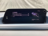 ハンドル操作をアシストすることにより車線からの逸脱回避を支援します。