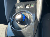 パソコンのマウスのような電制シフト、手首を軽く動かすだけで操作できる、まったく新しい操作感です。