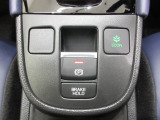 電子パーキングブレーキ仕様となります。ブレーキホールド機能を搭載しているので、渋滞時や信号待ち等に便利です。