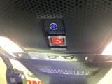 Honda CONNECTサービス対応車です。Honda CONNECT用緊急通報ボタン/トラブルサポートボタンが付いています。