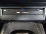 CD、DVD再生可能なので長距離運転時などにもお好きな音楽や映像を見ながら楽しくドライブできます。