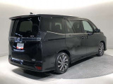 ハイブリットは、すごく静かです。 しかも、パワーもしっかりあるので、快適に運転していただけます。