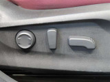 パワーシート搭載。微妙な調整が手軽にでき、ピッタリの最適なポジションで運転することが可能です。